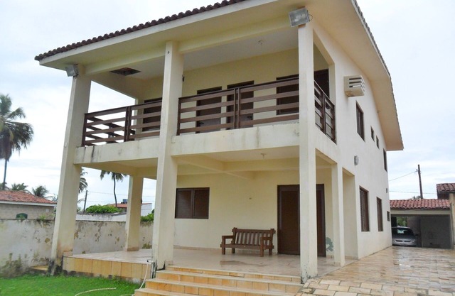 Maravillosa casa frente al mar con piscina, 5 suites amuebladas y barbacoa.