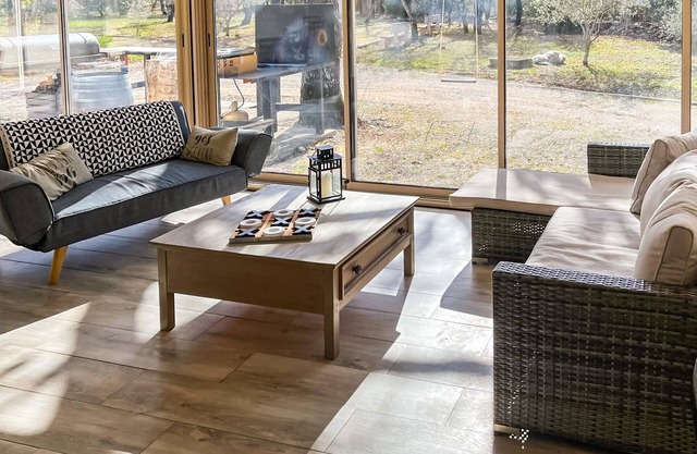 Alojamiento de 6 habitaciones en Gras