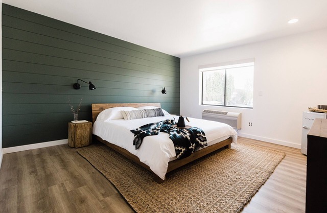 Wonderstone Single King Guest Room