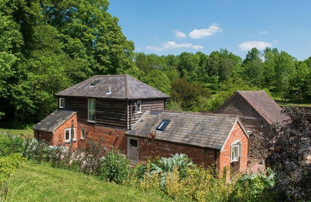Wood Cottage - Luxury Cottages