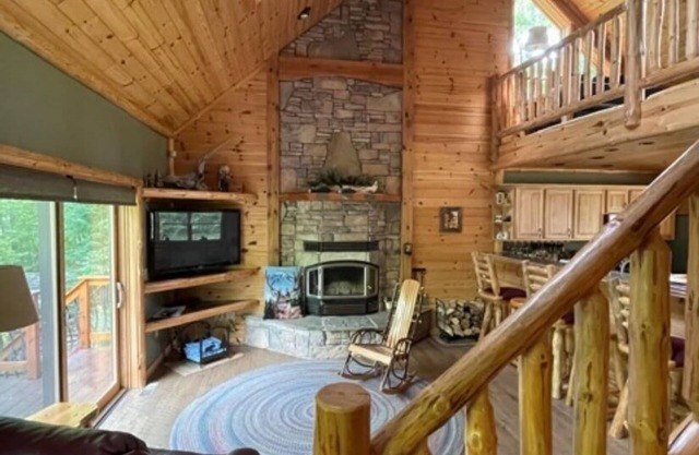 Wood Haven Lodge / Mascotas / Nelson Lake / Alquiler de pontones