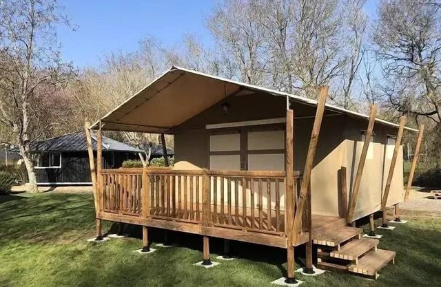Wood Lodge Standard 25 m2 (2 Schlafzimmer ) + überdachte Terrasse 5 Personen
