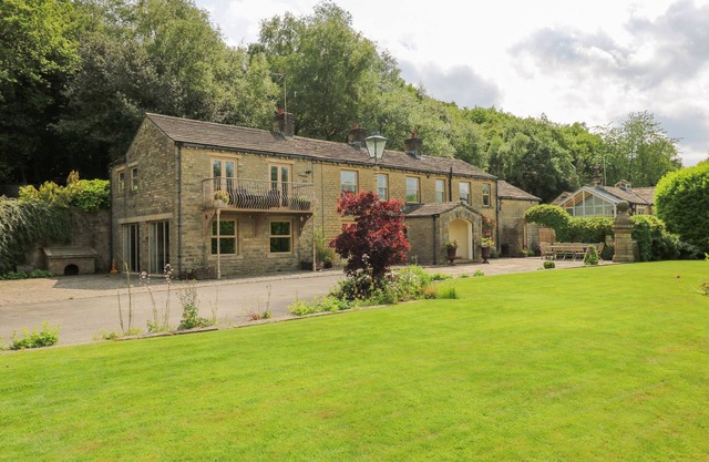 GRANJA DE MADERA, admite mascotas, con chimenea en Meltham, Ref 1003786