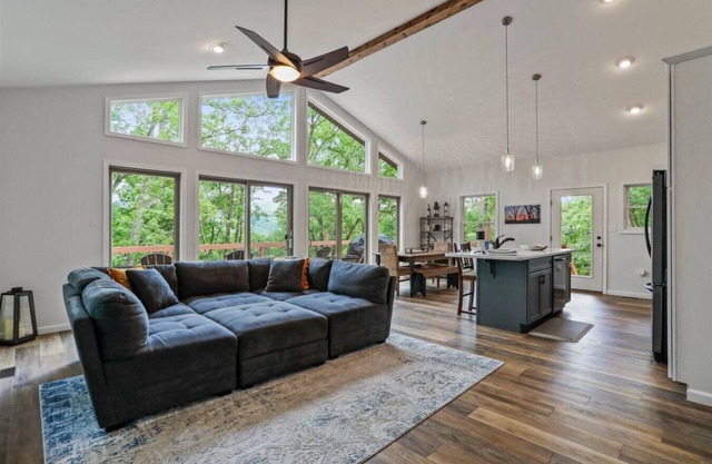 Wooded Bliss-Private Hot Tub and River Access