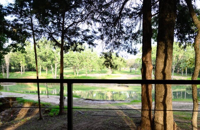 Peaceful Cabin for 2 - 10 Min. from Downtown Decatur - 4 Cabins Total Available