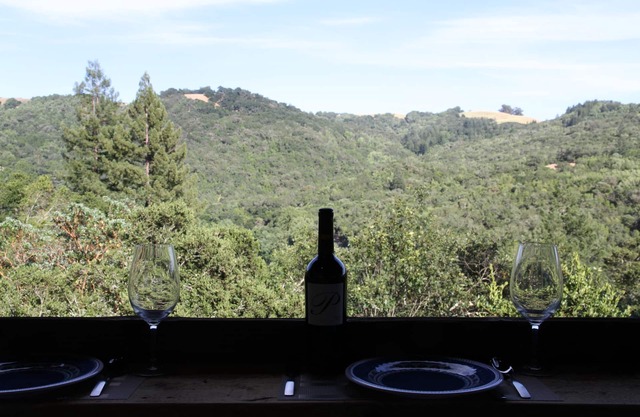 Retiro tranquilo y arbolado, con amplias vistas panorámicas, cenas al aire libre