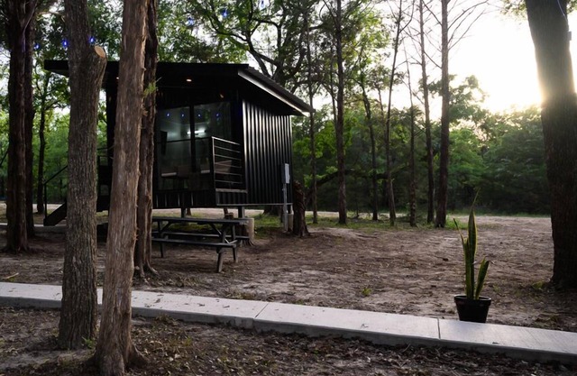 Private Escape: 4 Cabins / 4 Full Baths / 8 Guests / Lots of Room to Roam