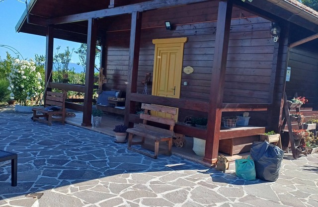 Wooden chalet surrounded by nature for those who love peace and quiet.