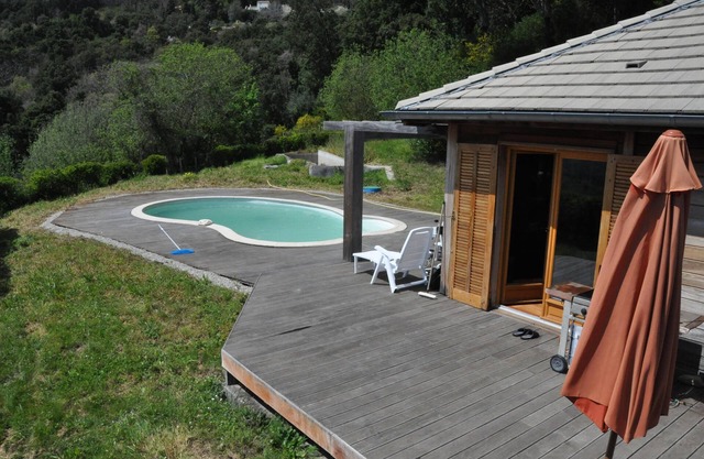 Madera vivienda unifamiliar con impresionantes vistas al mar: las vacaciones perfectas
