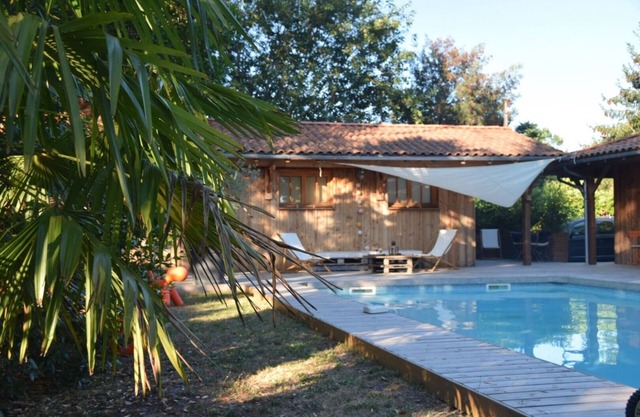Wooden house between Bordeaux and Cap-Ferret