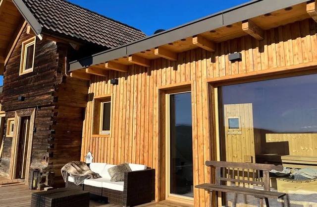Cabaña de madera atmosférica en Obersemlach con sauna y vista a la montaña