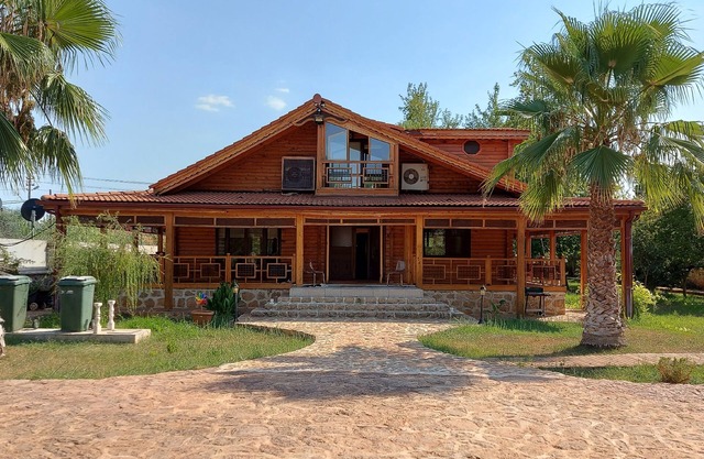 Wooden Villa w/Private Garden & Orchard -Room w/AC
