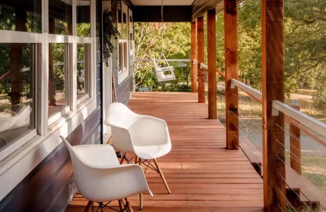 Woodhaven Cabin at Snake Creek with Patios & Fire-pit