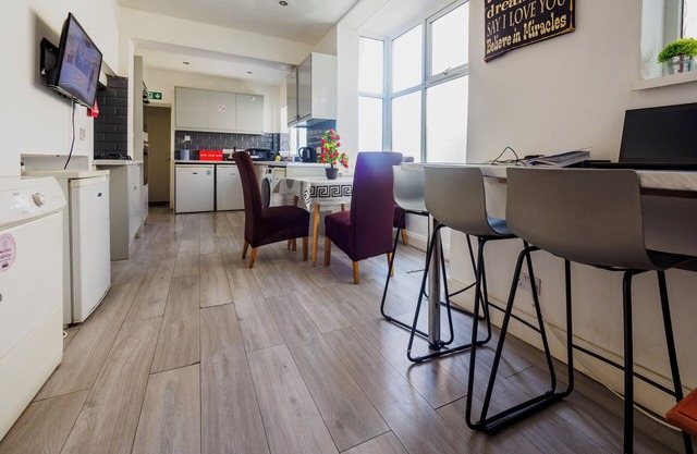 WoodHus Executive Double Room 6