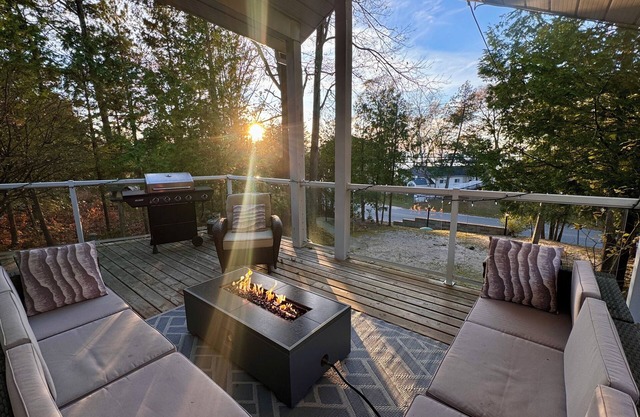 Woodland Beach Sunset Haven