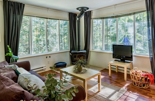 Woodland & Fireside Hideaway