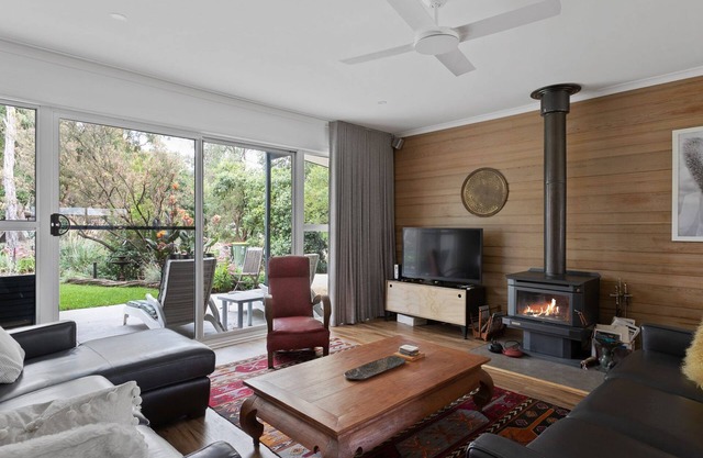 Woodland Retreat Silverleaves