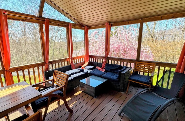 Woodland Whimsy a private escape w/ hot tub, pool, sunroom on 3 acres