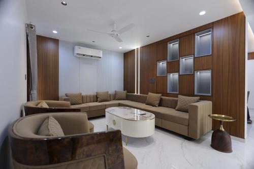 Woodlands Apartment 501 - Fully Furnished Luxury Apartment