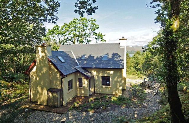 Woodman's Cottage - Three Bedroom House, Sleeps 6