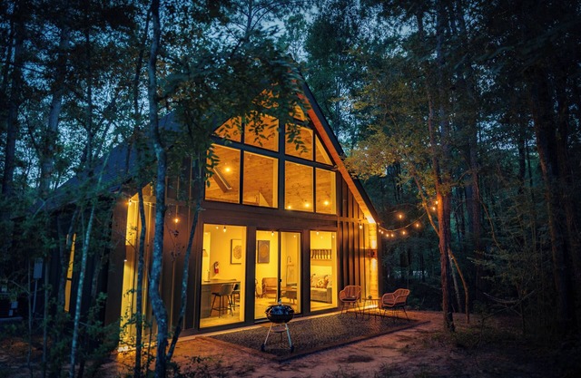 Woodpecker, Cozy Cabin at Sam Houston National Forest (Woodpecker)