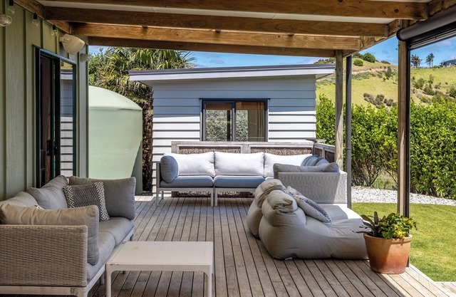 Woodside Vista - Waiheke Island Holiday Home