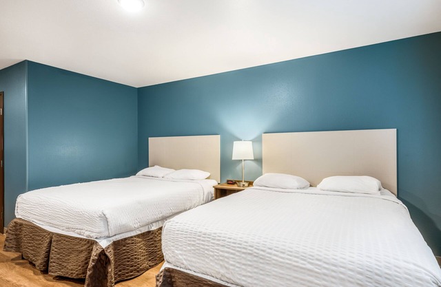 WoodSpring Suites Tyler Rose Garden