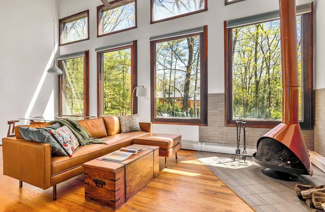 Woodstock/Saugerties retreat - surrounded by trees