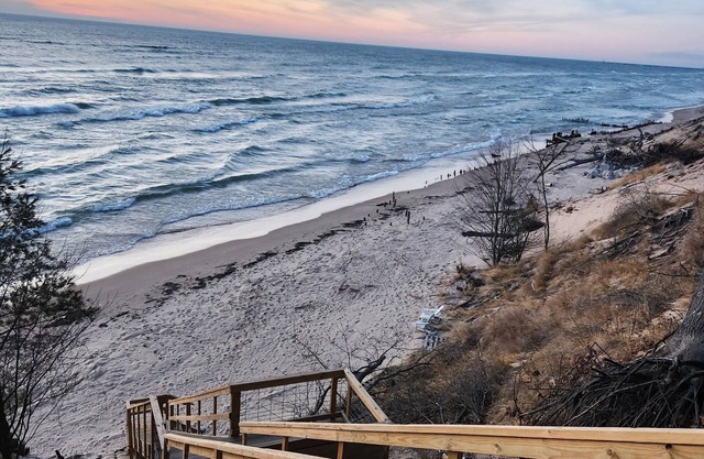 Woodsy Lake House @ Lake Michigan **** Diversión a mitad de semana 8 / 26-29 $ 550 por 4 o menos