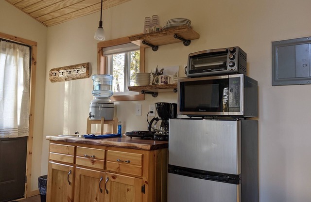 Woodsy Personal Retreat Cabin - "Quietude"