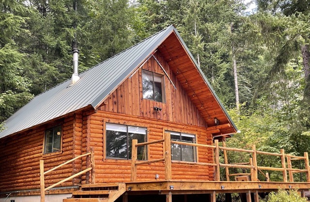 Woolly Bear Log Cabin Mountain Get-Away