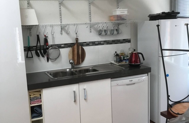 Apartamento de 2 dormitorios apto para perros con muebles de lujo, cocina y Netflix