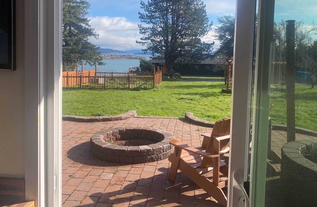 Work or play: Ocean & mountain views Quiet on 6ac Near town Fast WiFi streaming