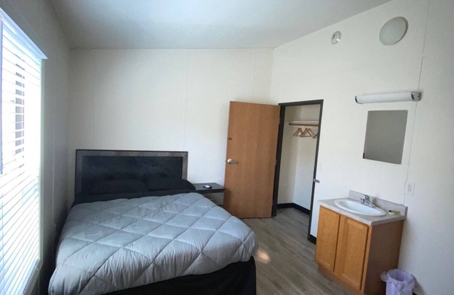 Workforce Lodge, quiet location, High- Speed WiFi via Fiber Optic Cable -100 Mp