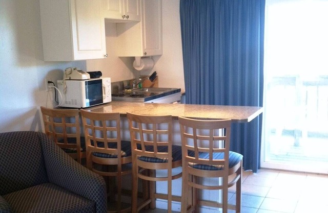 WORLD CUP from CAPE COD! Superb condo with AC in charming Falmouth