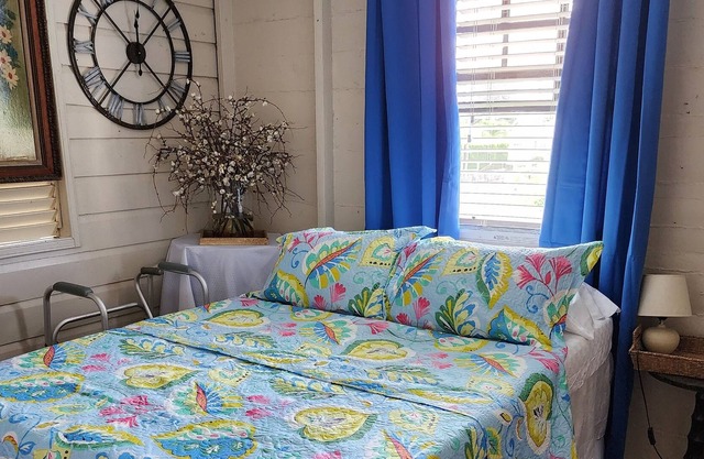 Worthwhile Stays Room #1