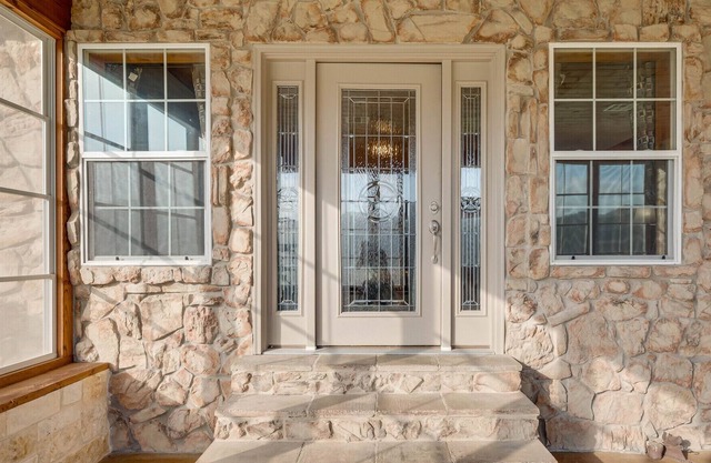 WOW! Check out this Gorgeous Cabin!
