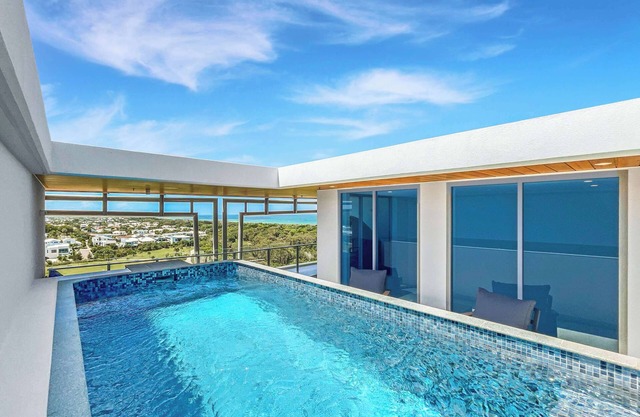 WOW FACTOR 5+! Brand New Luxurious Penthouse Rooftop Pool