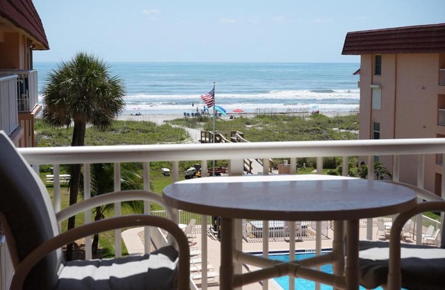 WOW! Updated Oceanfront, Pool Front Spanish Main Condo 45!
