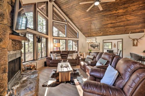 Wraparound Deck and Poker Room Cabin in Munds Park
