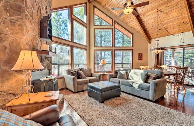 Wraparound Deck Pet-Friendly Munds Park Retreat