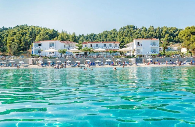 Xenios Dolphin Beach Hotel