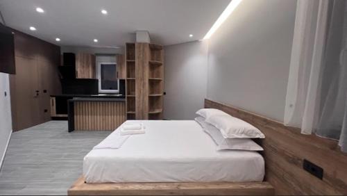 Xhoil Hotel