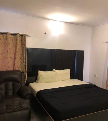 Xi Lounge And Suite