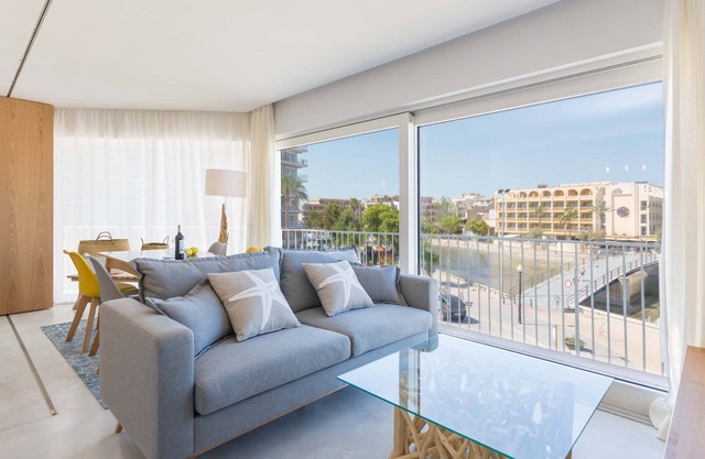 Ximet Arena - apartamento justo en la playa, aire acondicionado, internet