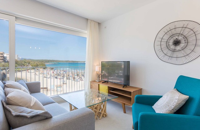 Ximet Mar - apartamento justo en la playa, aire acondicionado, internet