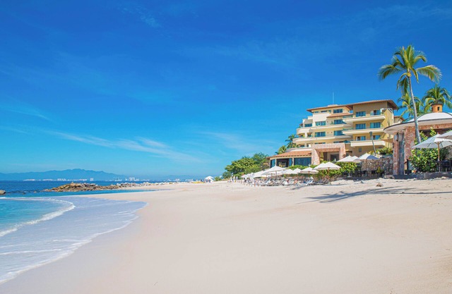 Xmas 12/19-26 OCEANFRONT 3-bedroom Penthouse in 5 Star Resort in Puerto Vallarta