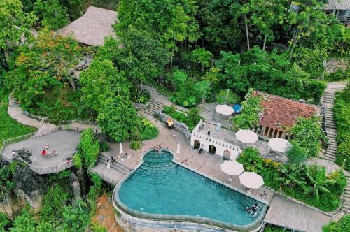 Xoan Retreat
