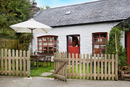 Y Beudy Llangrannog