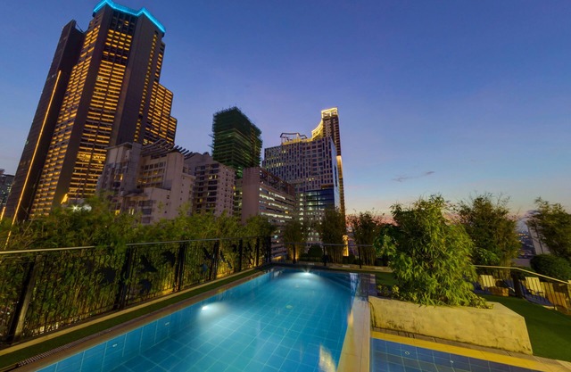 Y2 Residence Hotel